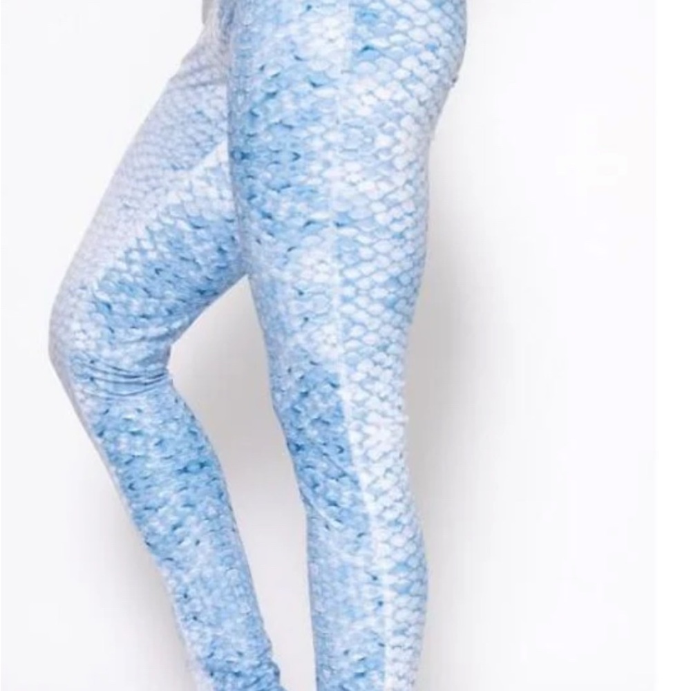 Blue Scale Print Leggings NWT
